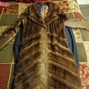 Fab-classic-vintage ladies 'leather-mink mixed media' coat!